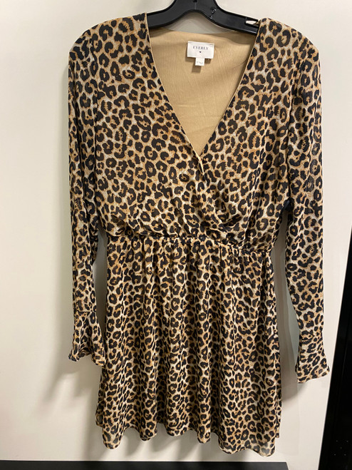 Vist Large View of Product Image Which is Used Everly Short Dress B M-8/10