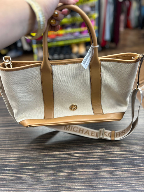 Vist Large View of Product Image Which is Used Unbranded Large Leather Handbag