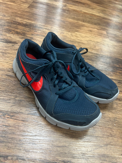 Vist Large View of Product Image Which is Used Nike Mens Athletic Shoes 10