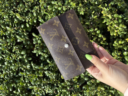 Vist Large View of Product Image Which is Used Louis Vuitton Wallet