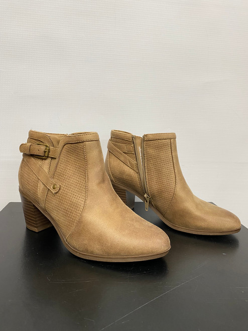 Vist Large View of Product Image Which is Used Unbranded Ankle Boots 6.5