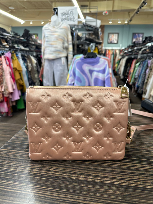 Vist Large View of Product Image Which is Used Louis Vuitton Large Leather Handbag