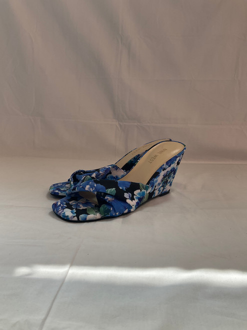Vist Large View of Product Image Which is Used Nine West Low Heels 7.5