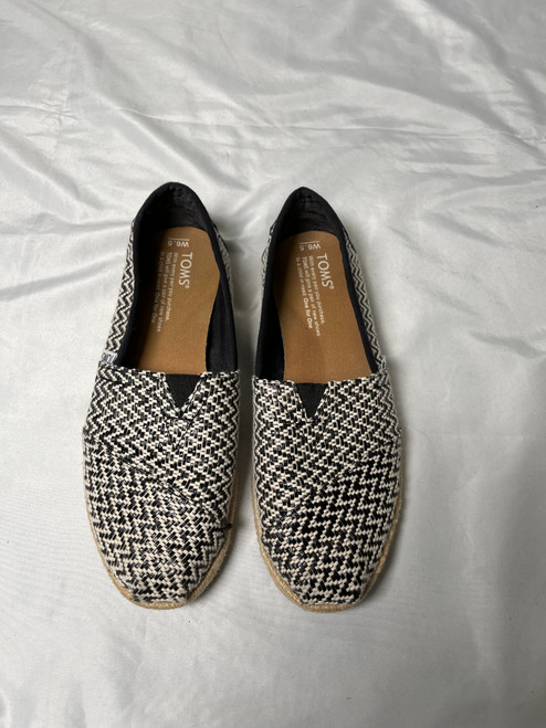 Vist Large View of Product Image Which is Used Toms Flats 6.5