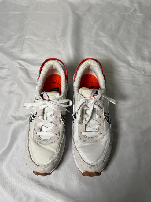 Vist Large View of Product Image Which is Used Nike Performance Shoes 7.5