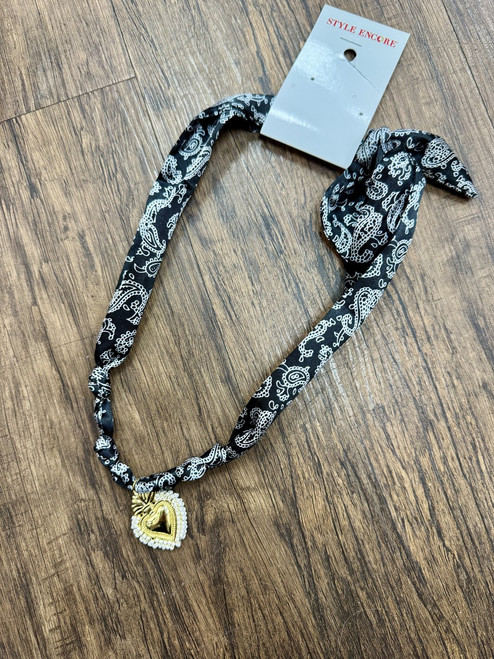 Vist Large View of Product Image Which is Used Unbranded Necklace