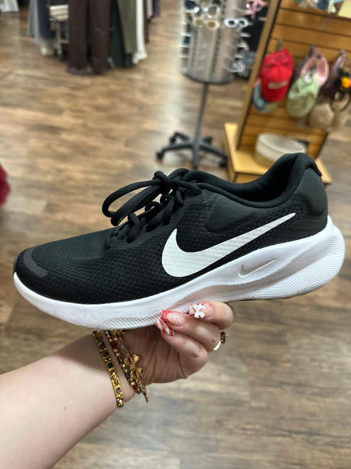 Vist Large View of Product Image Which is Used Nike Performance Shoes 9