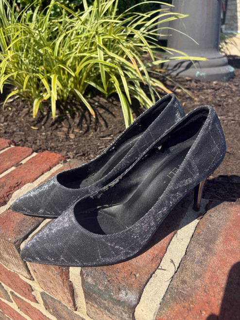 Vist Large View of Product Image Which is Used Vaneli Low Heels