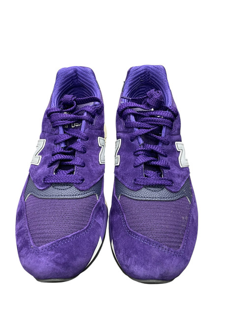 Vist Large View of Product Image Which is Used New Balance Mens Athletic Shoes 9.5