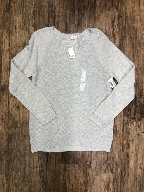 Vist Large View of Product Image Which is Used Gap Lightweight Sweater L-12/14