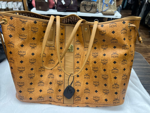 Vist Large View of Product Image Which is Used MCM Munchen Xlarge Leather Handbag