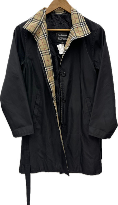Vist Large View of Product Image Which is Used Burberrys Short Light Jacket S-4/6