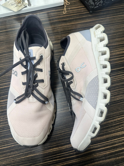 Vist Large View of Product Image Which is Used On Cloud Performance Shoes 10