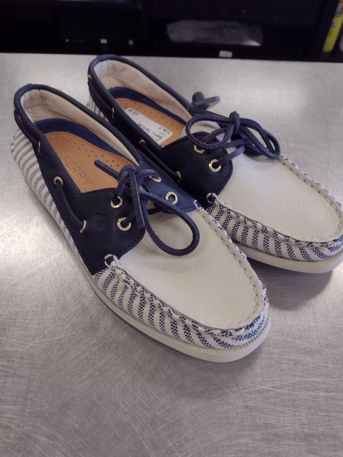 Vist Large View of Product Image Which is Used Sperry Top-Sider Flats 9