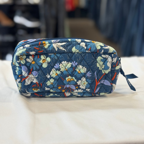 Vist Large View of Product Image Which is Used Vera Bradley Small Handbag