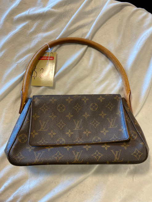 Vist Large View of Product Image Which is Used Unbranded Xlarge Leather Handbag