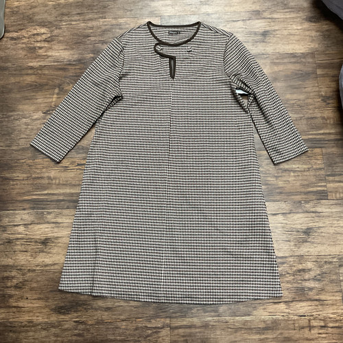 Vist Large View of Product Image Which is Used J. Mclaughlin Short Dress B XL-16