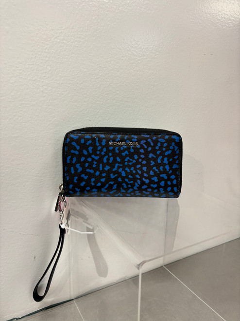 Vist Large View of Product Image Which is Used Michael Kors Wallet