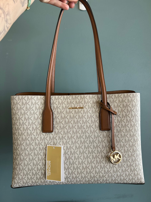 Vist Large View of Product Image Which is Used Michael Michael Kors Xlarge Leather Handbag