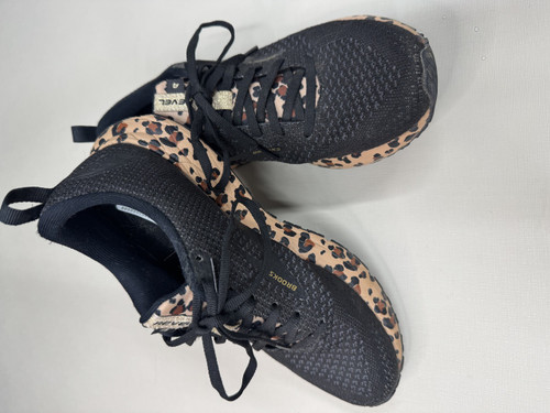 Used Unbranded Performance Shoes 7.5 60006-S001127856 Vist Large View of Product Image Which is Used Unbranded Performance Shoes 7.5