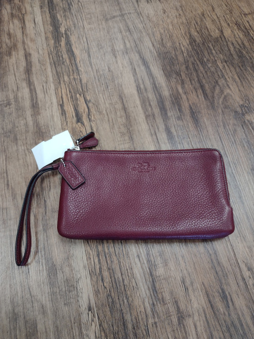 Vist Large View of Product Image Which is Used Coach Wristlet