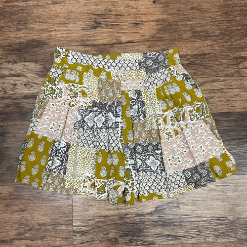 Vist Large View of Product Image Which is Used Maeve Shorts 6-28