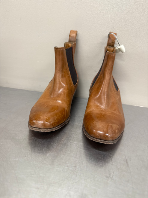 Vist Large View of Product Image Which is Used Unbranded Flats 7.5