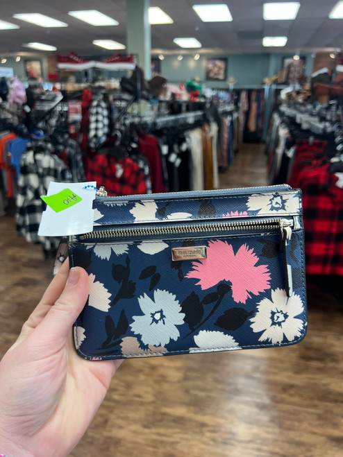 Vist Large View of Product Image Which is Used Kate Spade Leather Wristlet