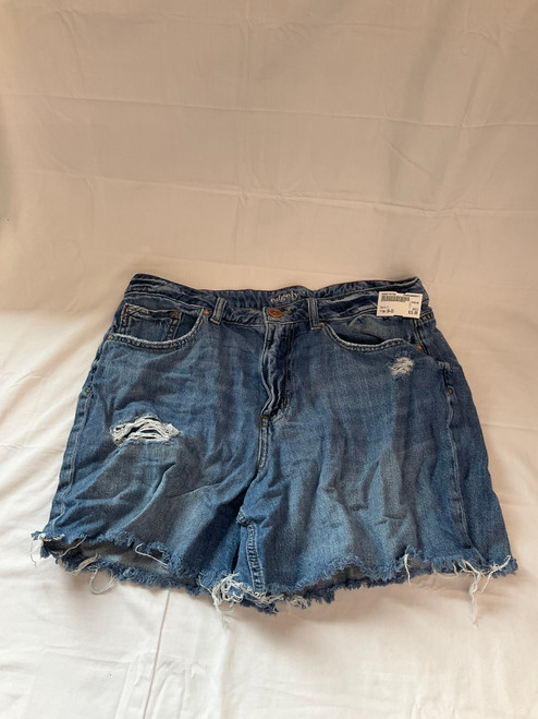 Vist Large View of Product Image Which is Used Unbranded Shorts 16-33
