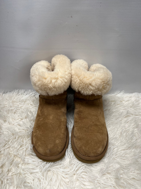 Vist Large View of Product Image Which is Used Ugg Australia Ankle Boots 9