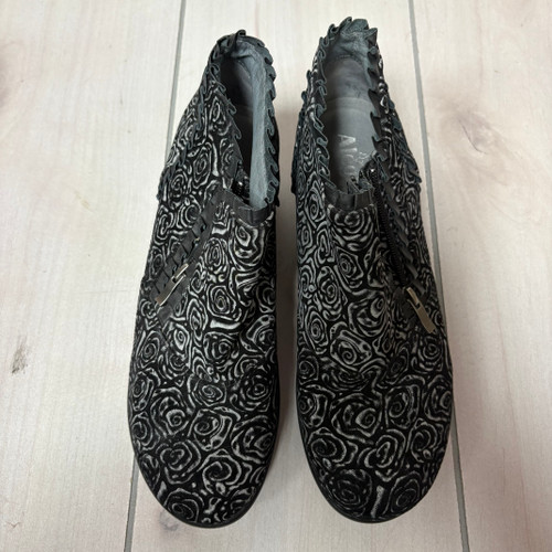 Vist Large View of Product Image Which is Used Algeria By Pg Lite Ankle Boots 9.5