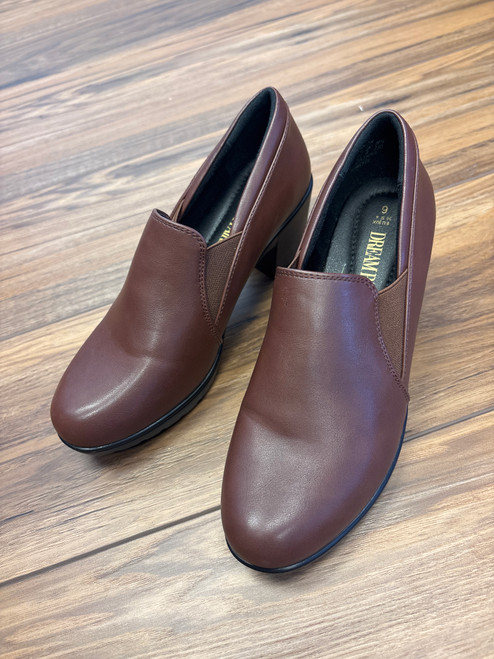 Vist Large View of Product Image Which is Nwt Dream pairs Clogs 6