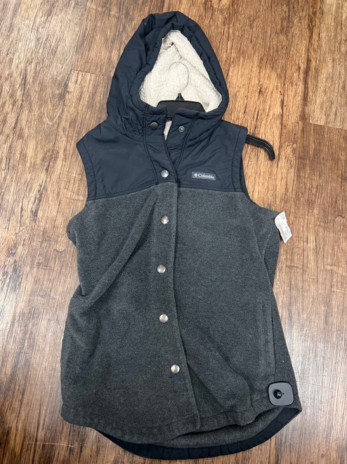 Vist Large View of Product Image Which is Used Columbia Lightweight Vest M-8/10