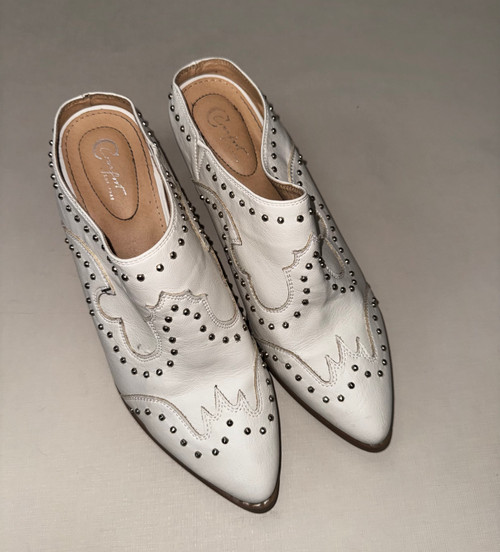 Vist Large View of Product Image Which is Used Unbranded Low Heels 10