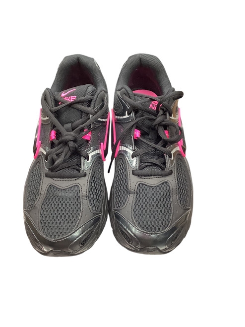 Vist Large View of Product Image Which is Used Nike Performance Shoes 10