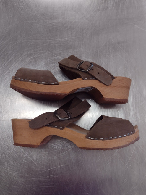 Vist Large View of Product Image Which is Used Unbranded Wedge Sandals 8