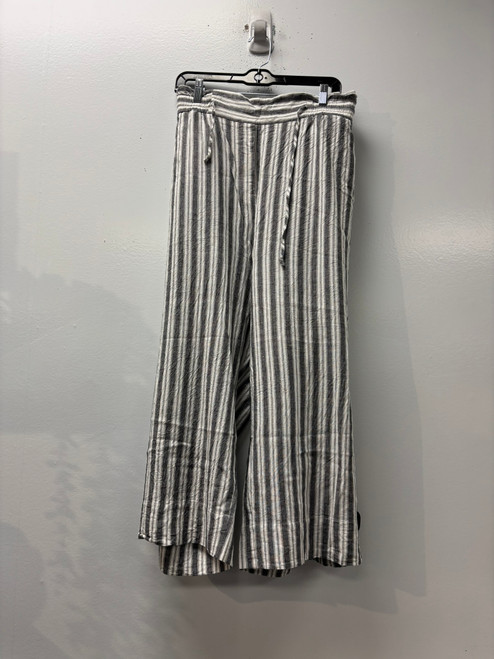 Used Penningtons Casual Pant 4X 24/37 60130-S000225547 Vist Large View of Product Image Which is Used Penningtons Casual Pant 4X 24/37