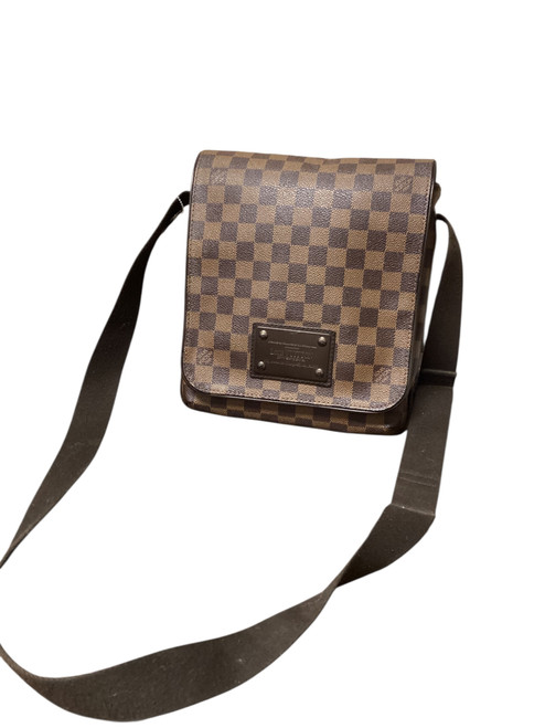 Used Louis Vuitton Small Leather Handbag 60136-S000618958 Vist Large View of Product Image Which is Used Louis Vuitton Small Leather Handbag