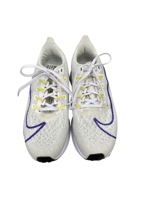 Vist Large View of Product Image Which is Used Nike Performance Shoes 6