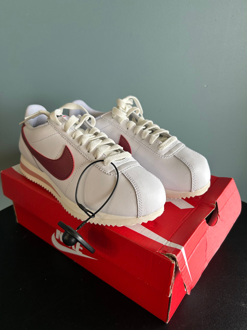 Vist Large View of Product Image Which is Used Nike Casual Shoes 6.5