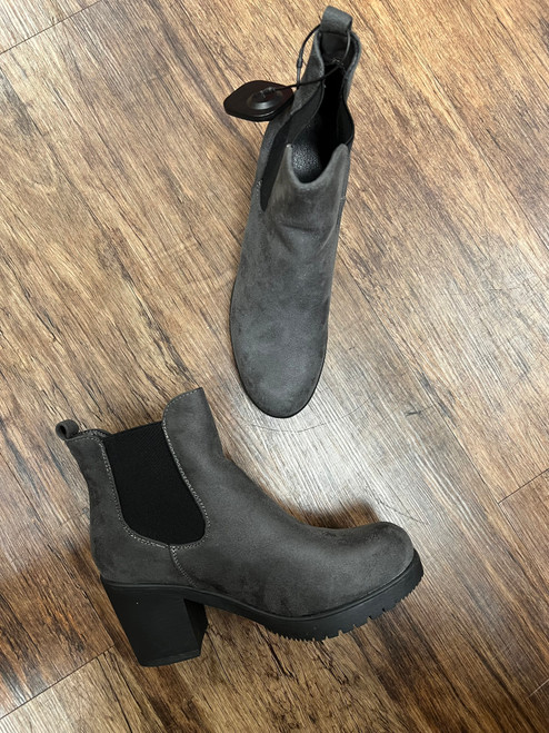 Vist Large View of Product Image Which is Used Dreams Ankle Boots 8.5