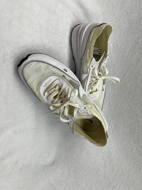 Vist Large View of Product Image Which is Used Nike Performance Shoes 9