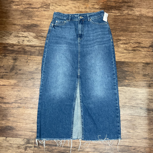 Vist Large View of Product Image Which is Used Bershka Short Skirt 2-26