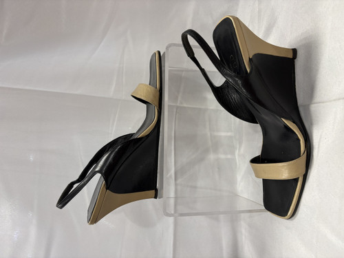 Used Gucci Low Heels 7.5 60067-S000763198 Vist Large View of Product Image Which is Used Gucci Low Heels 7.5