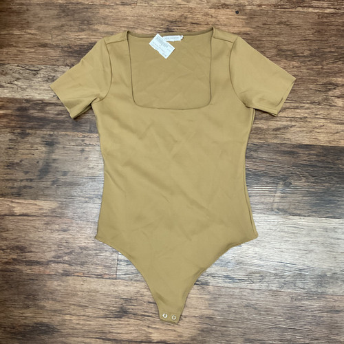 Vist Large View of Product Image Which is Used Good American Short Sleeve Top L-12/14