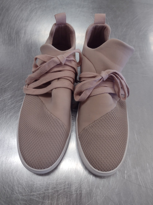 Vist Large View of Product Image Which is Used Steve Madden Casual Shoes 9