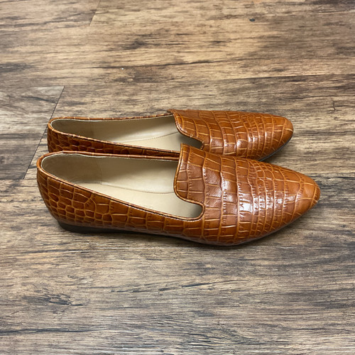 Vist Large View of Product Image Which is Used Veronica Beard Flats 5.5