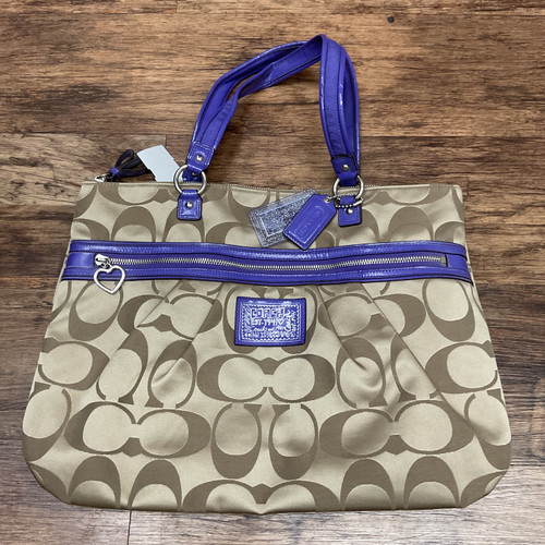 Vist Large View of Product Image Which is Used Coach Small Handbag