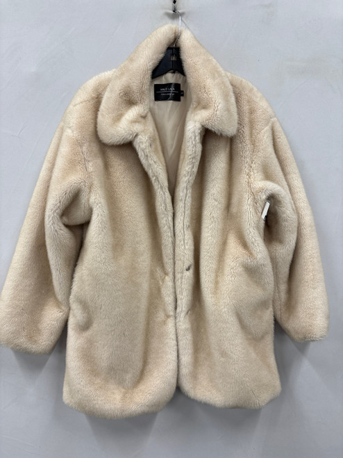 Vist Large View of Product Image Which is Used Halo Lala Short HeavyCoat S-4/6