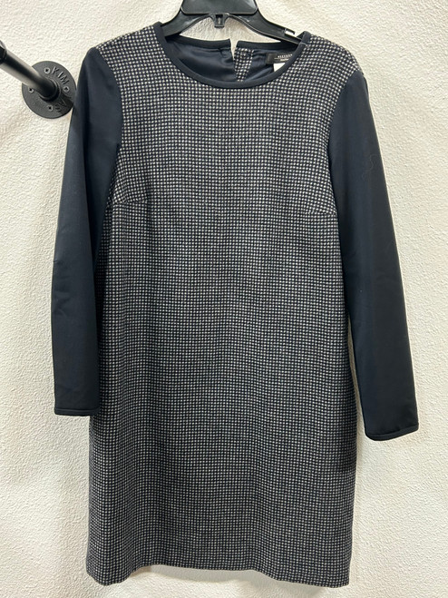 Vist Large View of Product Image Which is Used Weekend Max Mara Short Dress B S-4/6